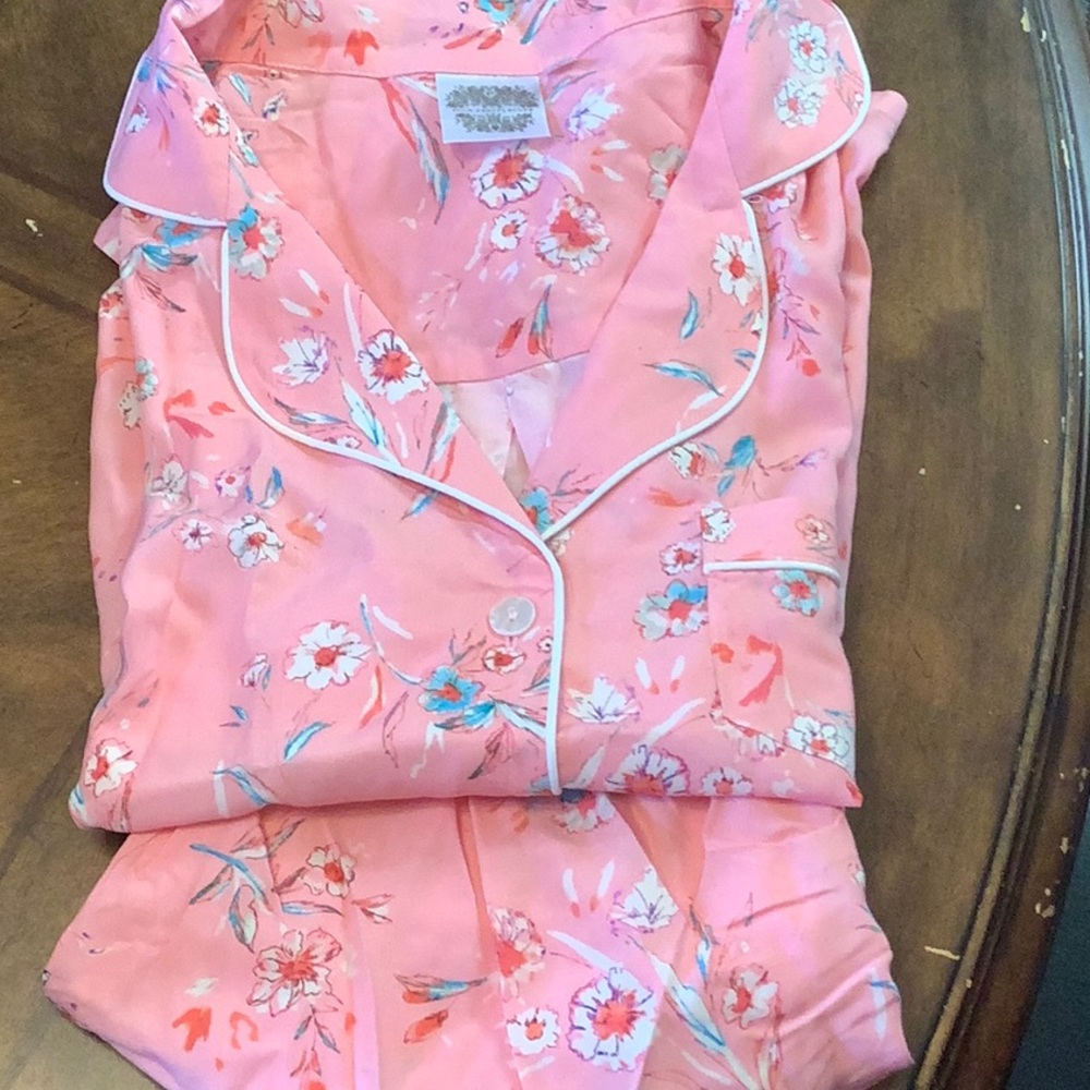 Plum Pretty Sugar floral shorts pajama set